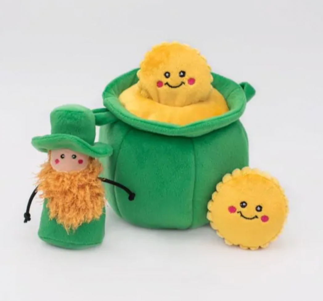 ZIPPY PAWS ST. PATRICK'S BURROW DOG TOY - POT OF GOLD
