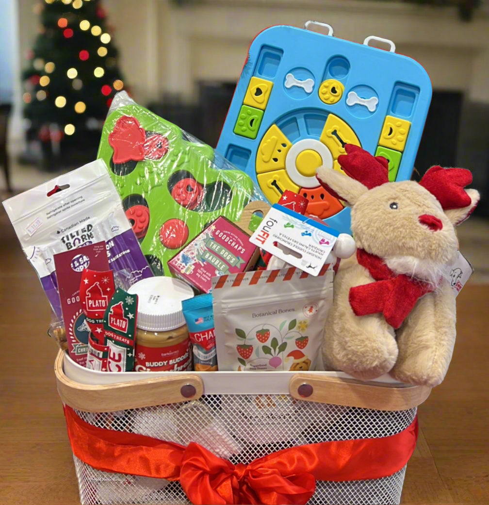 CHRISTMAS READY TO GIFT BASKET : VALUED AT $515